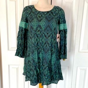 NWT Green Patterned Baby Doll Bell Sleeve Dress